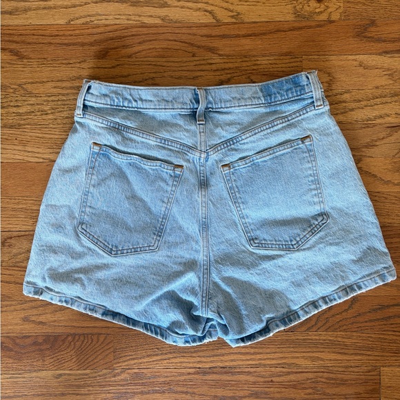 Abercrombie & Fitch 4” Mom Short Light Blue Denim Shorts - Picture 2 of 3